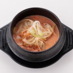 Kimchi boiled dumplings