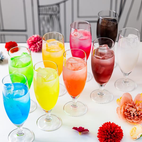 ≪話題のドリンク多数！≫「推し色ソーダ」と「マジックレモネード」