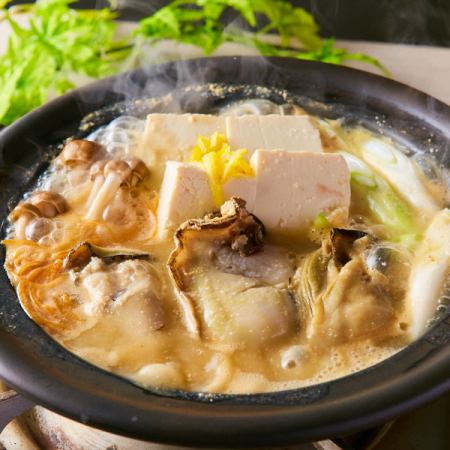 [Enjoy Hiroshima gourmet food] Enjoy the delicious ingredients of Hiroshima.The main dish is the special oyster miso hotpot.2 hours all-you-can-drink, 8 dishes, 4200 yen