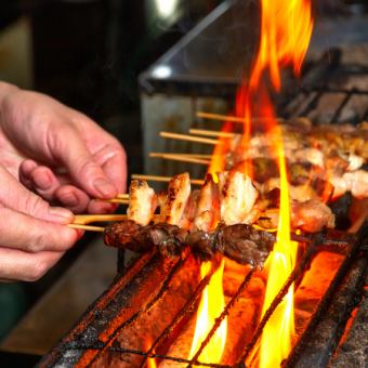 【3時間飲み放題付】炭火焼き鳥や定番のおつまみ含む全30品食べ放題コース【3700円→2700円】