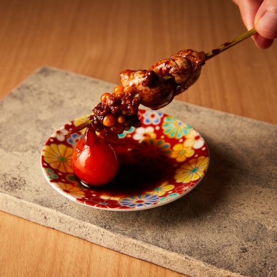 “高级套餐” 我们最高品质的套餐，包括炭烤烤鸡肉串和精选鸡肉菜肴 [推荐用于招待、商务晚宴和宴会]