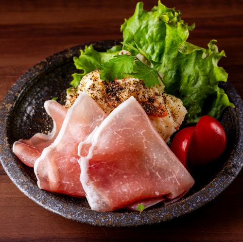 감자 샐러드 생 햄과 함께