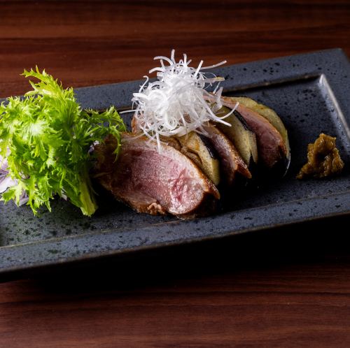 갓 오리와 가지의 꼬치