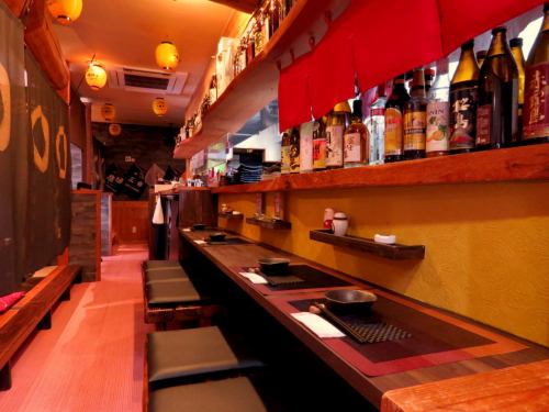 <p>Counter seats crowded with regulars.We welcome any occasion, whether you&#39;re looking for a quick drink after work or a casual meal!We offer a wide variety of dishes that go well with alcohol.</p>