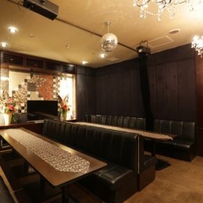 [Karis] 8-12 people (maximum 20 people) [This room with a B2F charter party venue can accommodate 30 people! One of the pride of the venue facilities is that it can be used freely as a waiting room at the time of the party!]