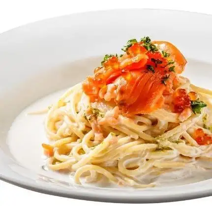 Salmon cream pasta