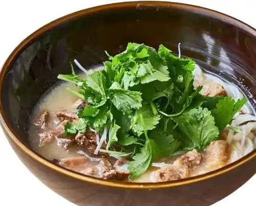 Tender beef tendon pho