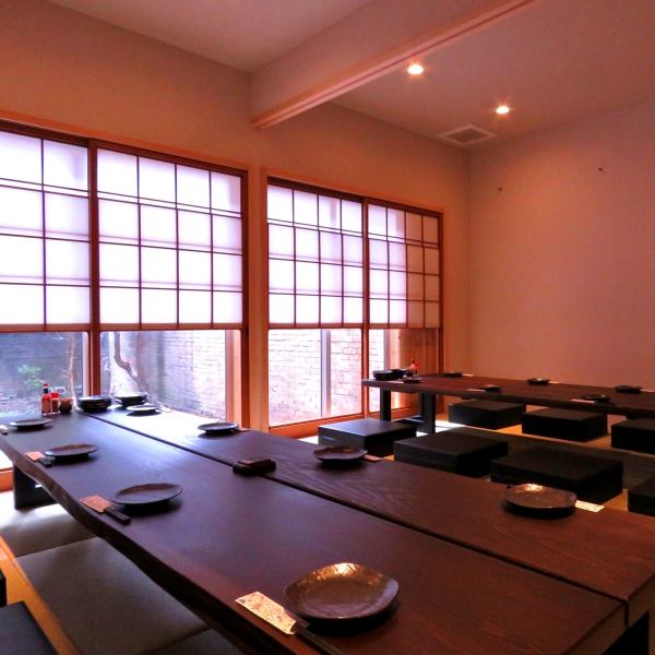 A Japanese-style room with a view of the courtyard.You can enjoy a relaxing meal while looking out at the elegant courtyard, or have a banquet for over 10 people on a charter with friends and colleagues from the company.Depending on the number of users, it is also possible to divide the space.Please feel free to contact us.