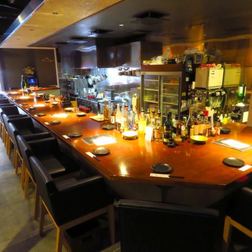 <p>A counter characterized by spacious seats with an excellent atmosphere, with brilliant lights that further enhance the cuisine.It is also recommended for celebrations of dates, birthdays of important people, and anniversaries.</p>