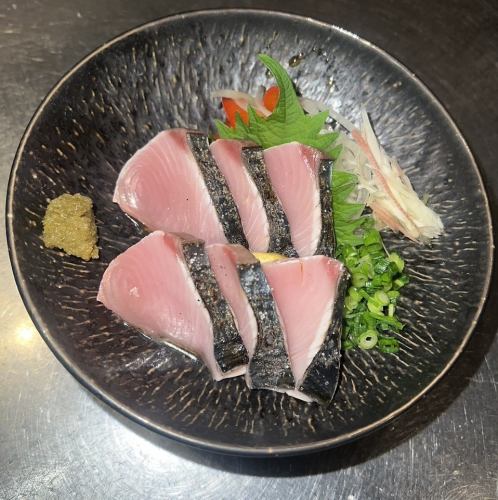 Straw-grilled bonito