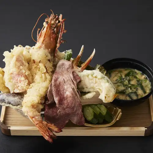和牛すき焼き大海老かにちゃんこ天丼