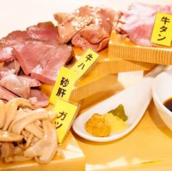 A variety of meat sashimi