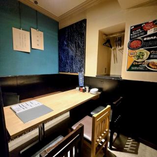 我們餐廳提供半私人私人設施！與您的好友共度美好時光吧！最多可容納12人！