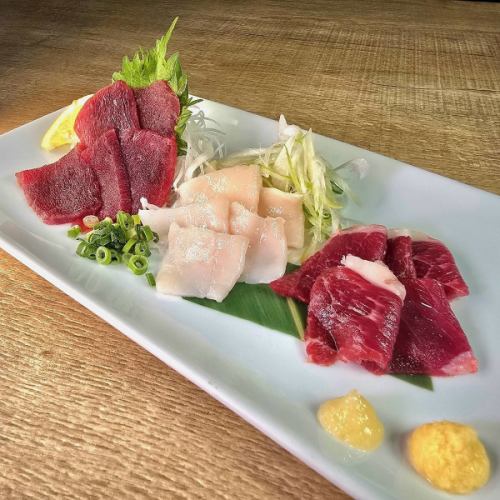 什錦馬肉刺身（瘦肉、鬃毛和側腹肉）