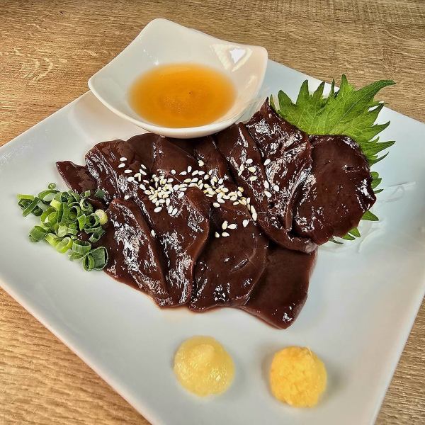 大好評！馬レバー刺し♪