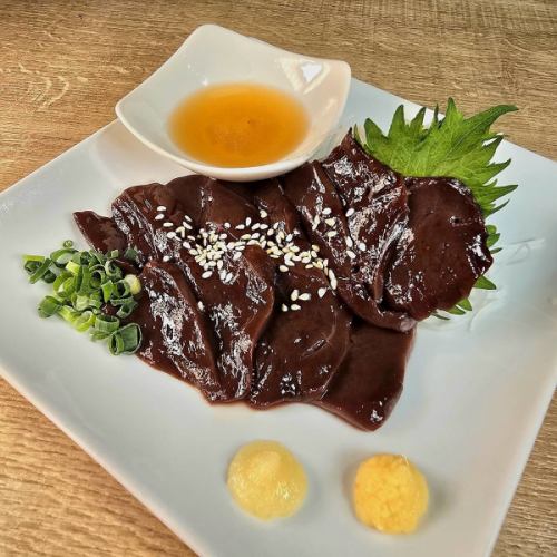 大好評！馬レバー刺し♪