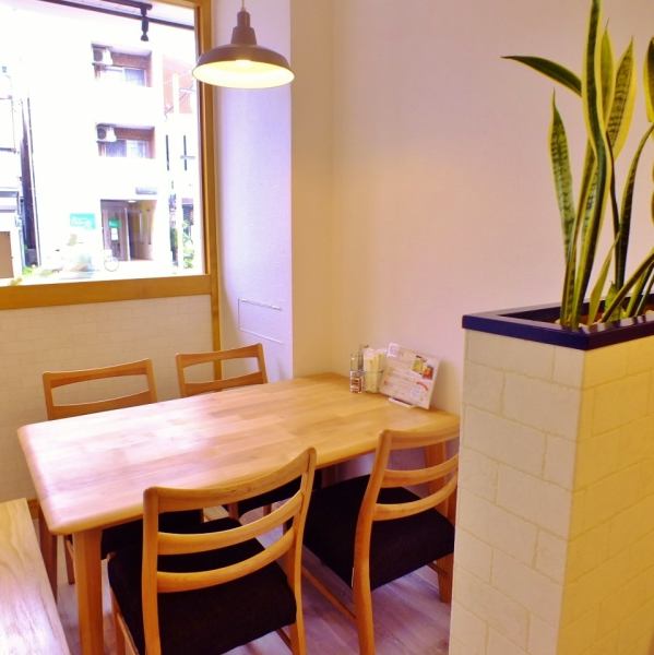 We also have table seats on the entrance side ♪ Access from Shinmisumi station in 1 minute on foot ◎