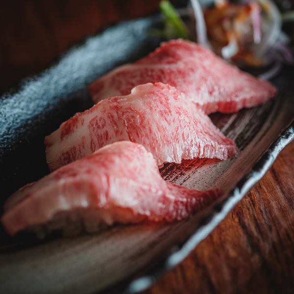 最高級ランクのお肉の肉寿司を！(3貫)
