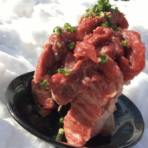 Mega prime ~ beef ~ 1 pound (440g) 4389 yen, 0.5 pound (220g) 2508 yen