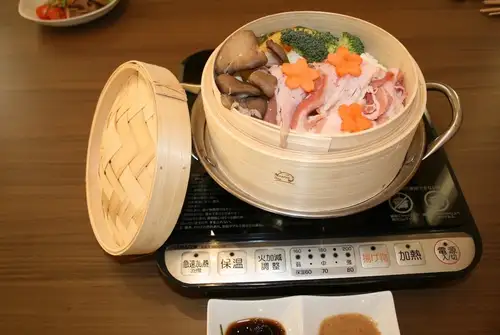 あぐー豚とたっぷり野菜のせいろ蒸し