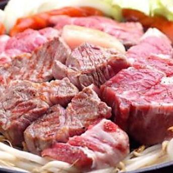 【臭みがなく観光のお客様にもオススメの一品です！】羊肉4点盛り　2,900円