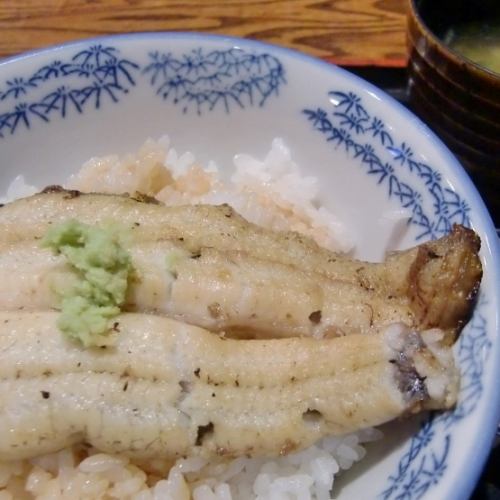You can taste the eel just enough.(Photo: white shochu)
