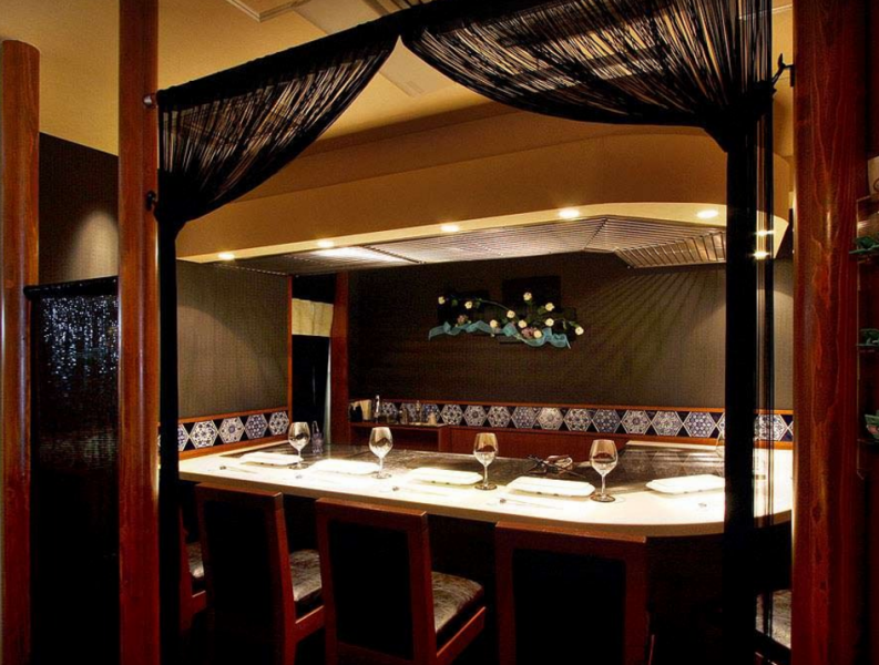 For half-single-room style seats are recommended for family meals and entertainment! It is also used for banquet scenes.Because it is a popular seat, reservation is early.Negotiable for small groups is also negotiable.