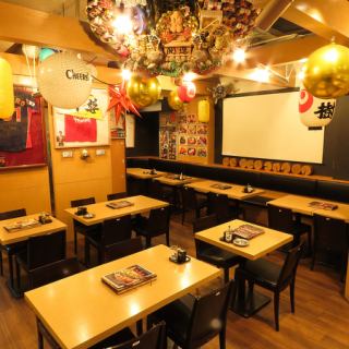 By connecting tables, we can accommodate medium-sized banquets of around 10 people. We'll create a memorable atmosphere for farewell parties, welcome parties, celebrations, and more!