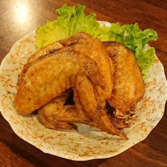 Deep-fried chicken wings