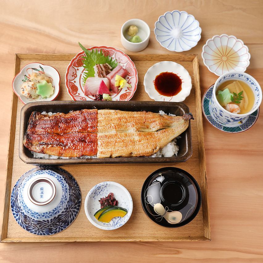 特別な日に縁起の良い紅白うなぎを。大切な方と過ごす素敵な時間