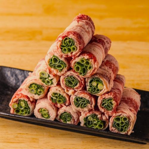 ≪売切御免★数量限定！！≫ネギの食感とジューシーな肉の旨味がたまらない！”牛ネギ巻きマウンテン”