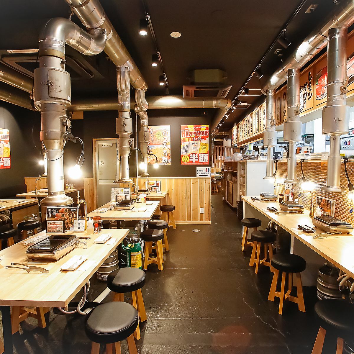 活気あるカジュアルな雰囲気の店内はどんなシーンにもマッチ！