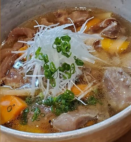 牛すじと根菜の塩煮込み