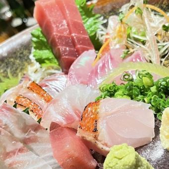 【おすすめコース】全30種類の2時間飲み放題+コース限定ステーキ等お料理全8種　5500円(税込)♪