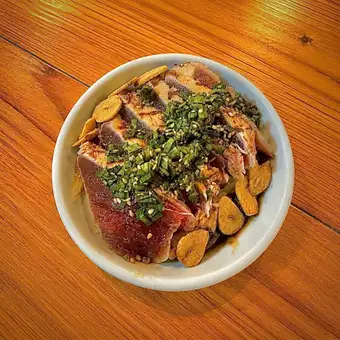 鰹のたたき　酒場のニラ醤油