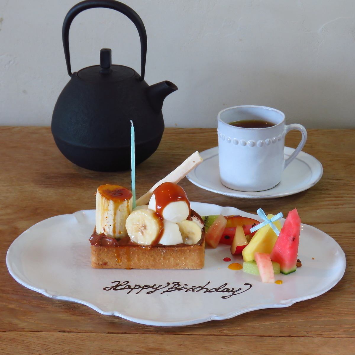 Surprise! We can serve our proud homemade sweets on a plate for an additional 500 yen