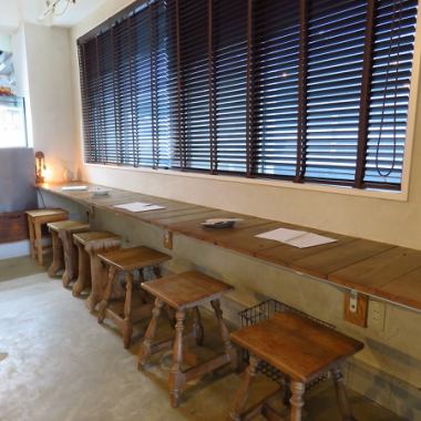 We also have counter seats that are easy for single diners to use, so please feel free to stop by.