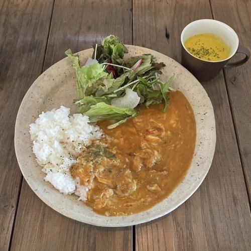 採用原創香料製成的特製咖哩飯