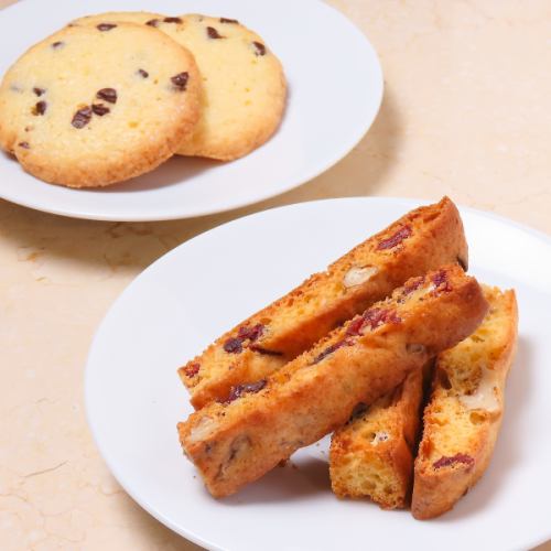 【テイクアウトも◎】焼き菓子各種 50円(税込)～