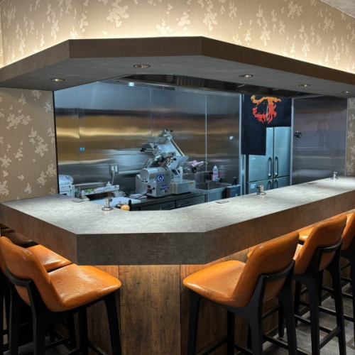 [Counter seats] There are 6 counter seats available.It can be used for a wide range of purposes, from meals after work to dates.