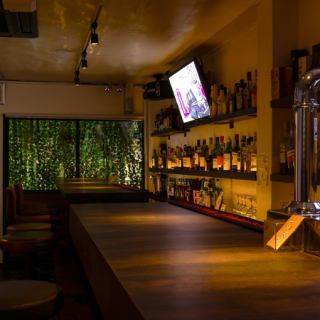 店員との会話を楽しむことのできる温かい雰囲気のお店です。
