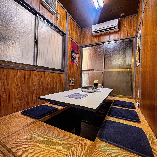 6名がけの個室席をご用意いたしております。完全プライベートの空間で気心の知れた方とのひとときをお楽しみください♪