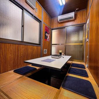 完全個室のお席をご用意しております。煙がやばい。目が痛い。