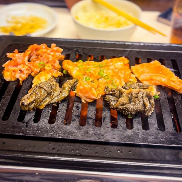 ホルモン焼けば煙煙煙