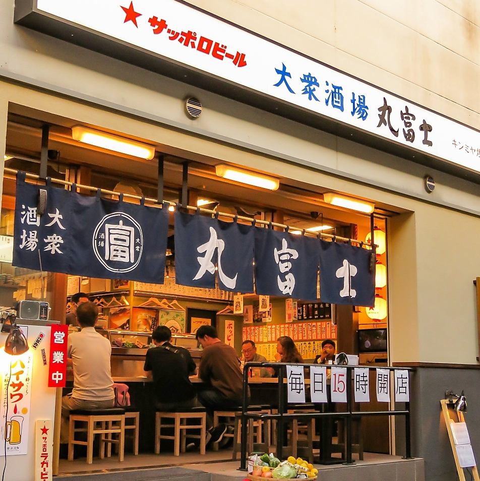 Cheers to delicious popular cuisine at the counter♪
