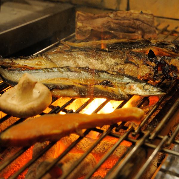 炭火で焼く炉端焼きも◎魚を始めお肉や野菜もございます！