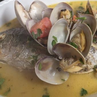 【スペチャーレ】乾杯ドリンク付き!1本魚又は和牛メインの大皿特別コース ※9名様まで