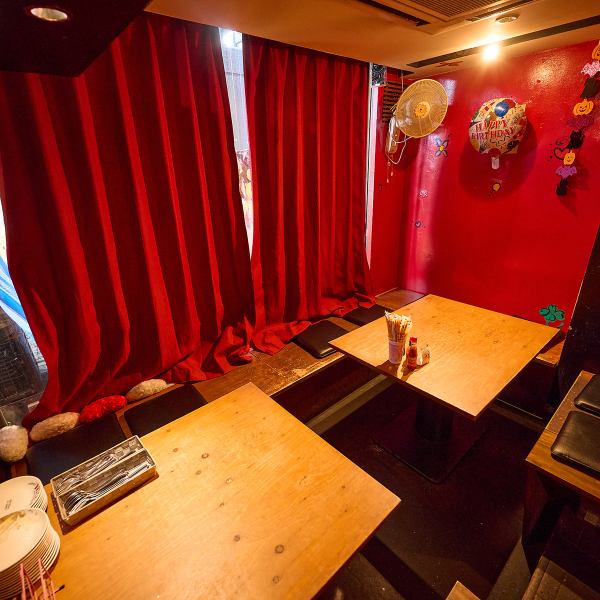 ≪半個室テーブル・アクセス・利用シーン≫ 北浜駅徒歩１分・地下１階で隠れ家的なお洒落空間。女性ウケも抜群で特に半個室の店内奥のテーブルはデートや合コンに利用される方が多いです★