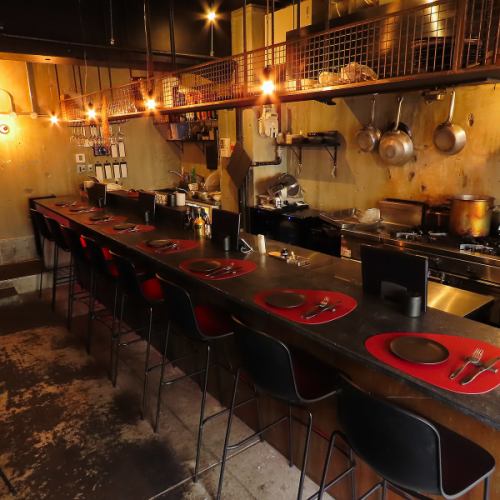 落ち着いたカウンター席◎