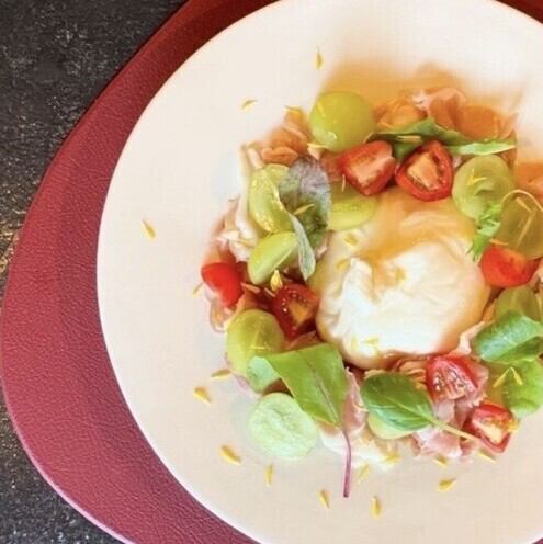 旬素材の温前菜と冷前菜で季節を表現